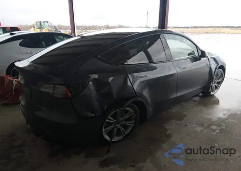 2023 Tesla Model Y Awd/Long Range Dual Motor All-Wheel Drive z USA, uszkodzony, nr VIN 7SAYGDEE6PA040329